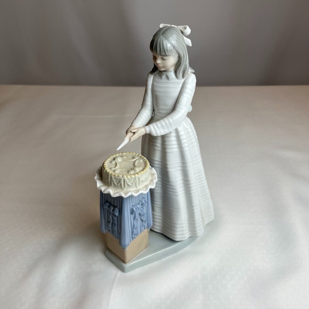 Nao Lladro | Girl Cutting Birthday Cake | Rare Vintage Home Decor Art Keepsake